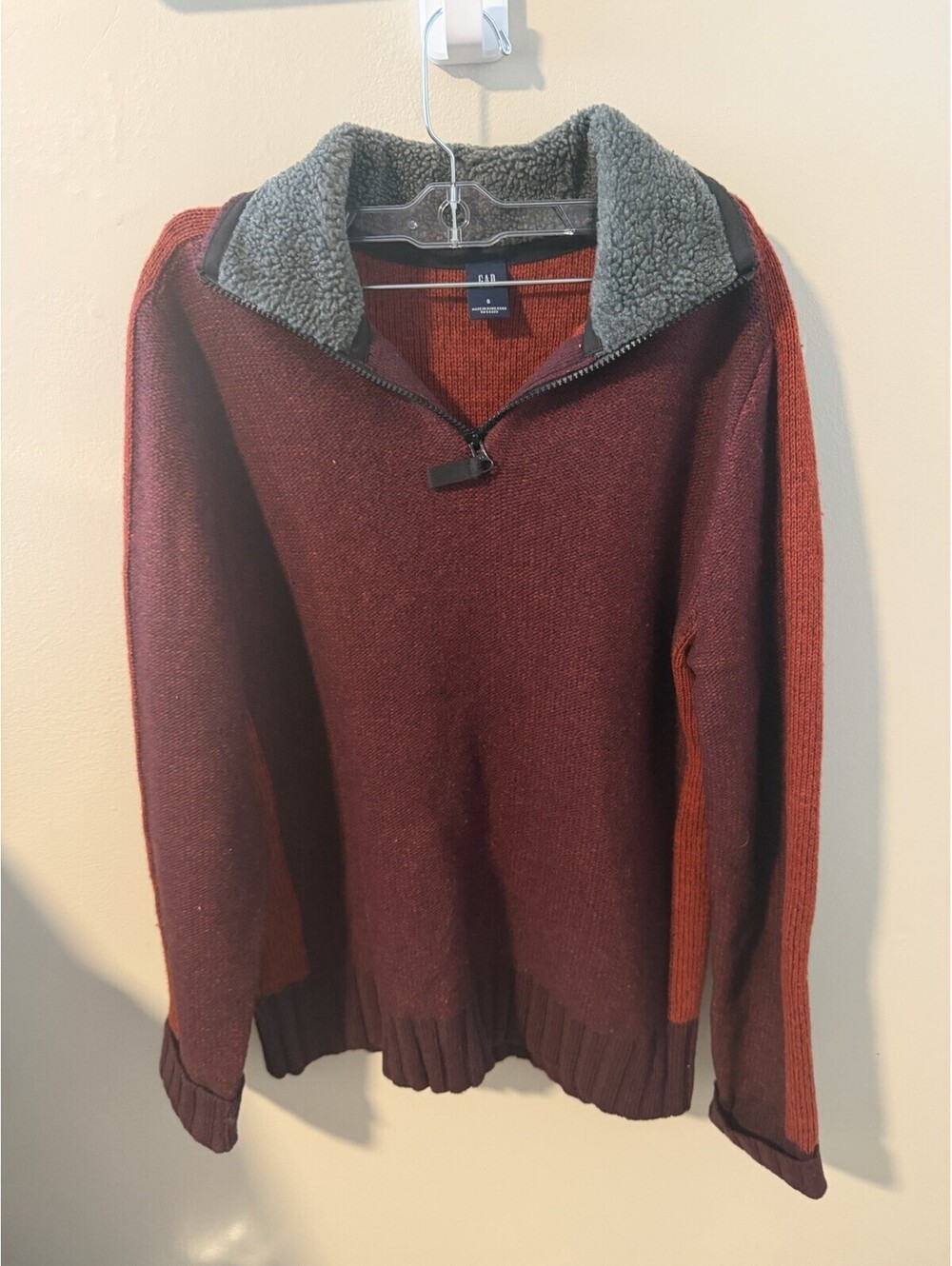 100% Wool Sweater GAP Mens Size Small